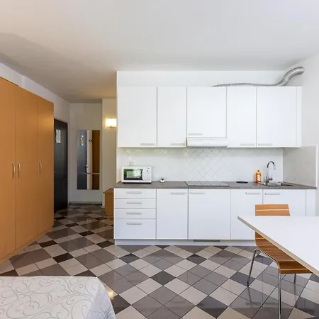 Piazzi House-3